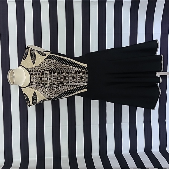 Elegant Black and Gold Women's Dress - Picture 7 of 13